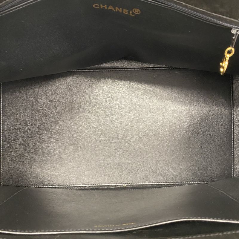 Chanel Tote Bag Matelasse Chain Patent Leather Black Gold Hardware Women's