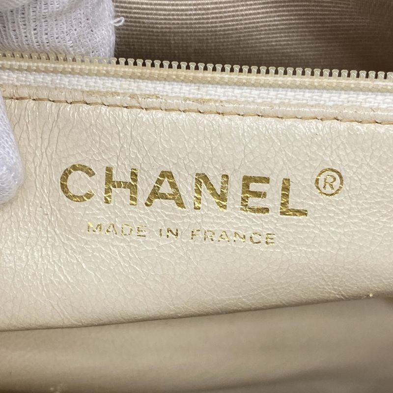 Chanel Tote Bag Revival Tote Caviar Skin White Gold Hardware Women's