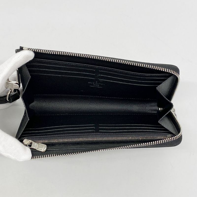 Louis Vuitton Long Wallet Taiga Zippy Dragonne M69409 Noir Black Men's