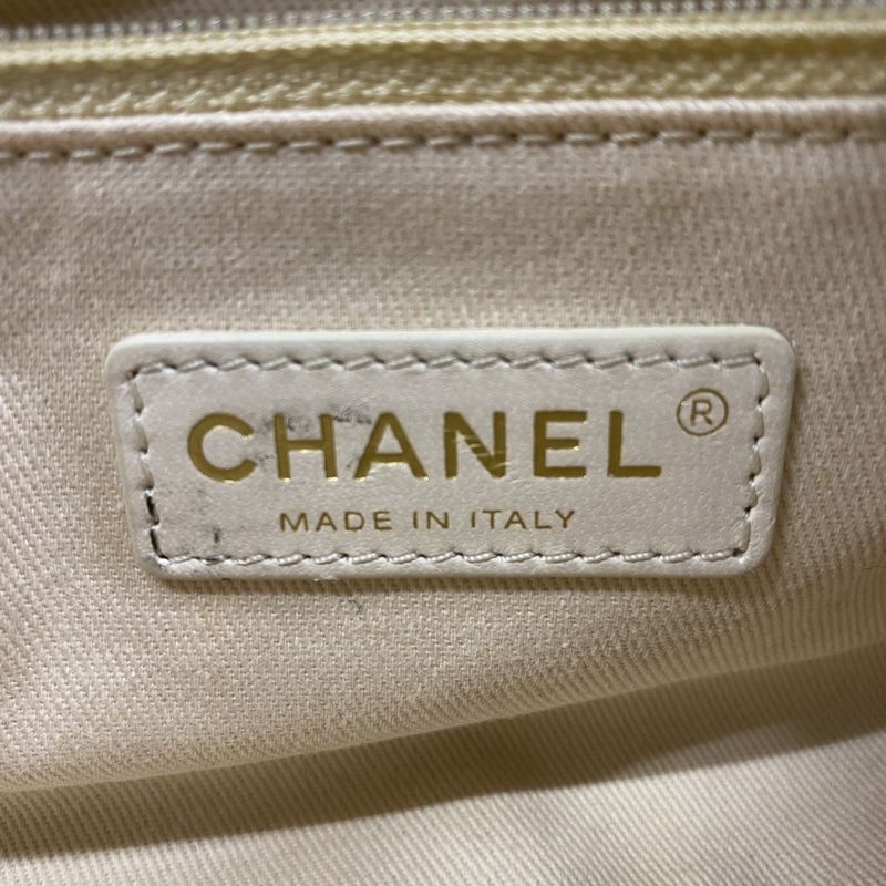 Chanel Shoulder Bag Matelasse Leather Black Gold Hardware Women