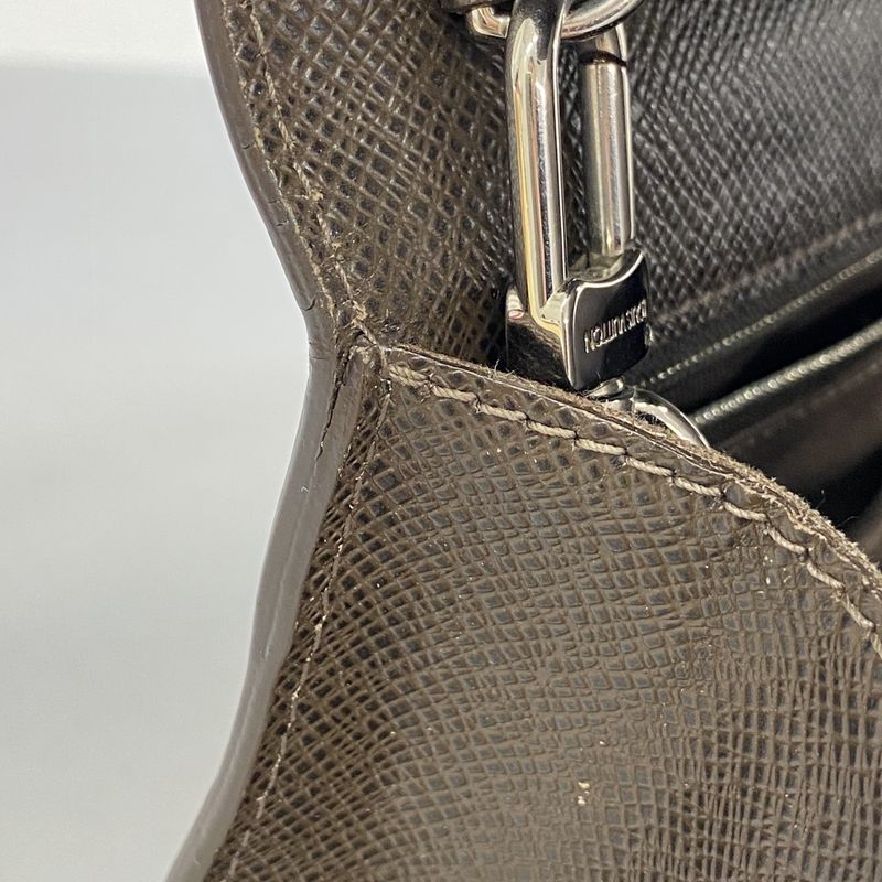 Louis Vuitton Clutch Bag Taiga Bellaire M32598 Grizzly Men's