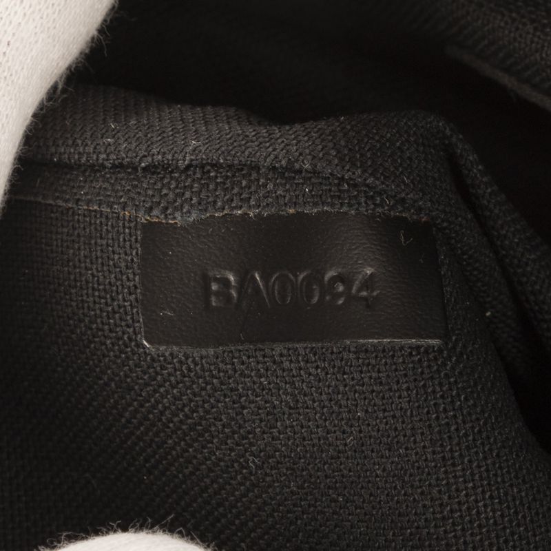 Louis Vuitton Sayan Green Taiga Leather A