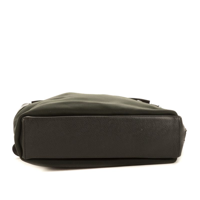 Louis Vuitton Sayan Green Taiga Leather A