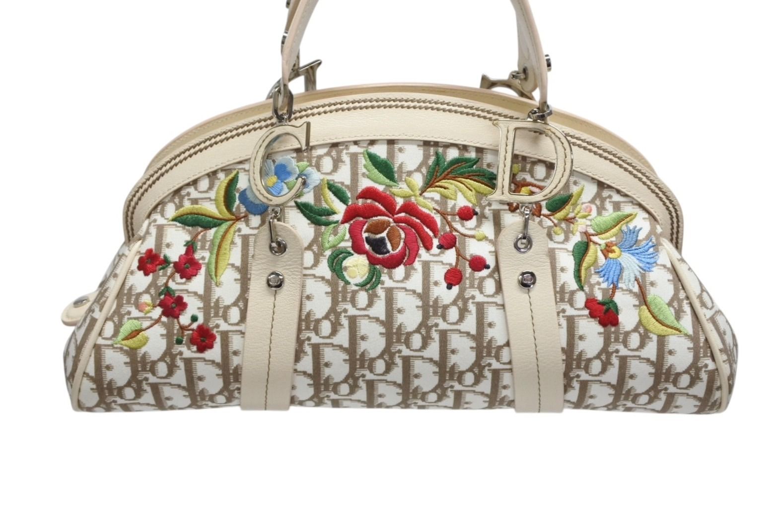 Dior Trotter Handbag Floral Embroidery Canvas Beige — view 2