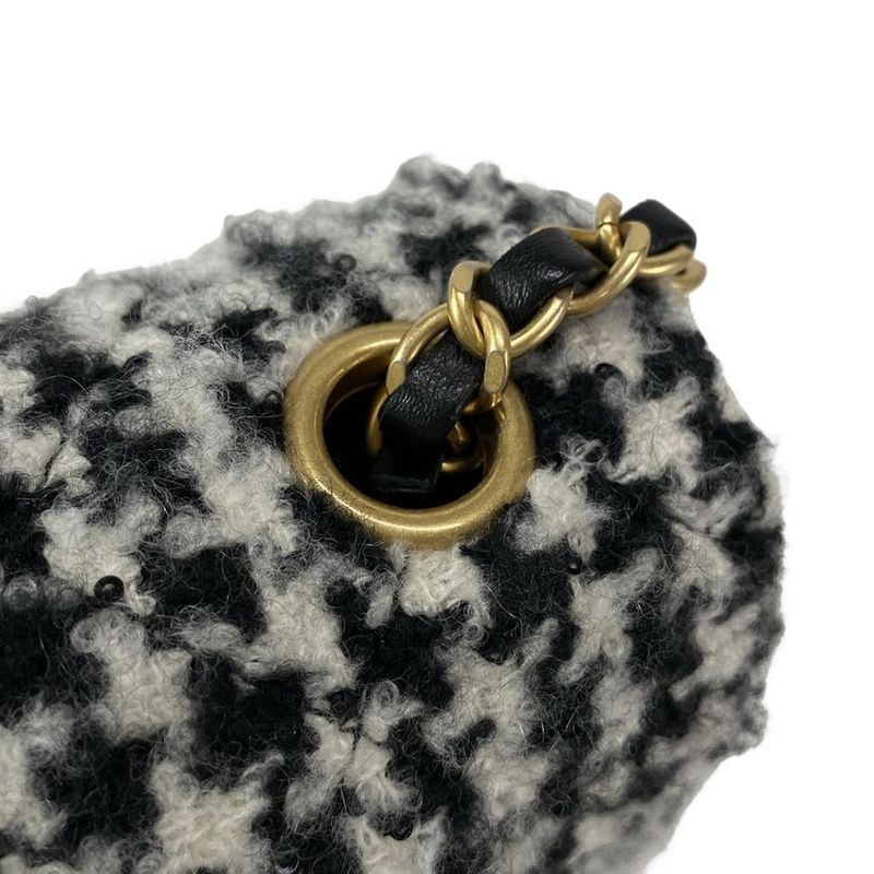 Chanel Shoulder Bag Mini Matelasse Ivory And Black Leather