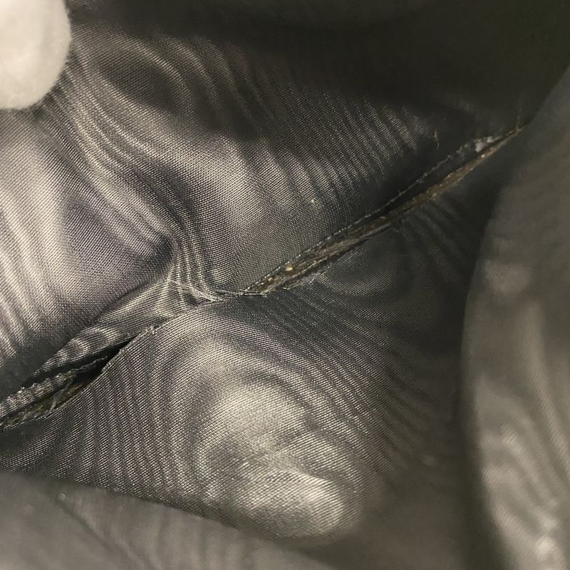 Chanel Shoulder Wallet Caviar Skin Black Gold Hardware Women