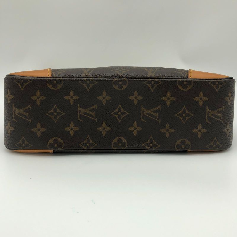 Louis Vuitton Boulogne 30 Shoulder Bag