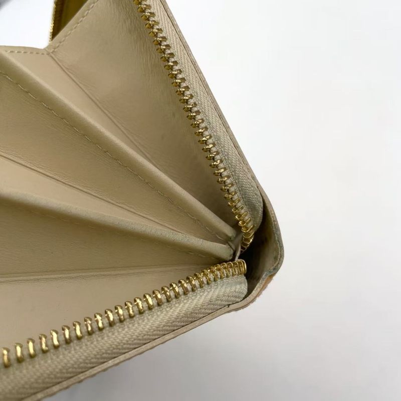 Louis Vuitton Zippy Round Zipper Enamel Leather Yellow Wallet Gold M90142