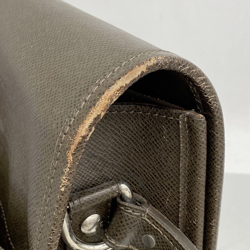 Louis Vuitton Taiga Alexei M32478 Grizzly Men's Shoulder Bag