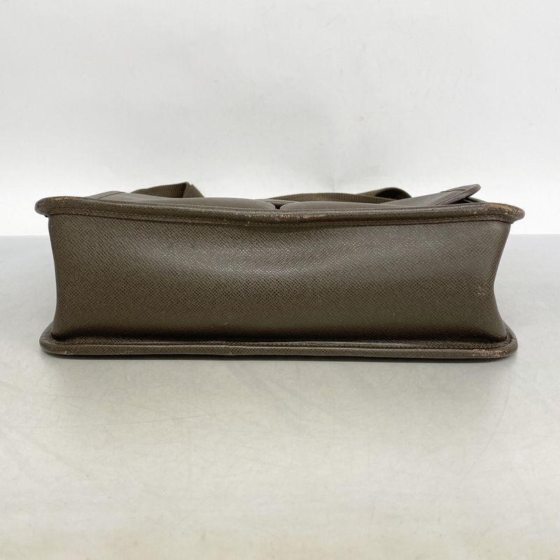 Louis Vuitton Taiga Alexei M32478 Grizzly Men's Shoulder Bag