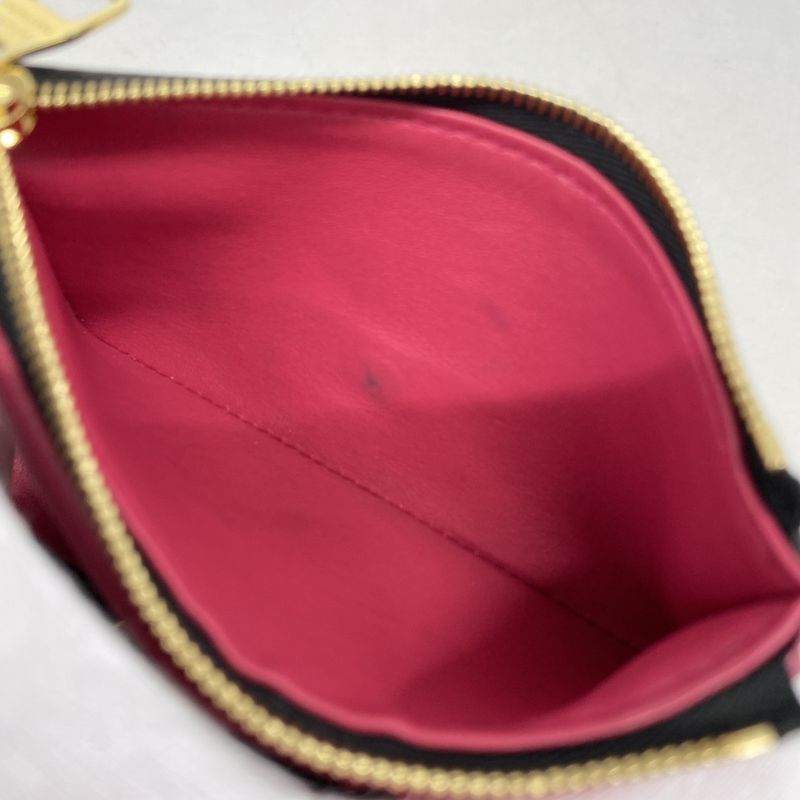 Louis Vuitton Trifold Wallet Taurillon Portefeuille Capucines Compact M62157