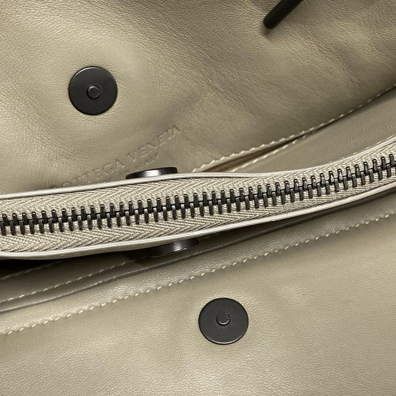 Bottega Veneta Intrecciato Gray Chain Shoulder Leather