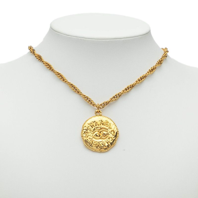 Chanel Vintage Coco Mark Round Gold Plated Ladies Chanel