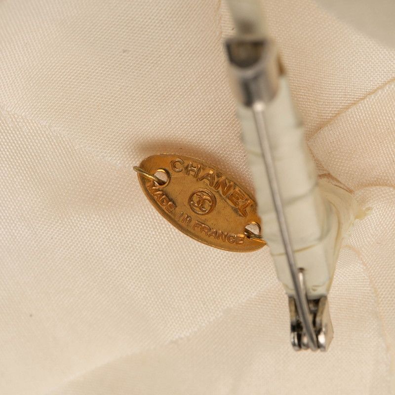 Chanel Camellia Brooch Corsage Beige Ivory Fabric Ladies Chanel