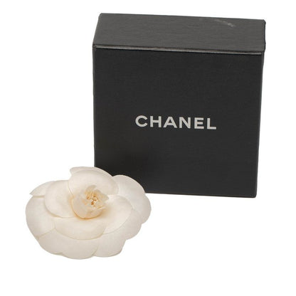 Chanel Camellia Brooch Corsage White Fabric Ladies Chanel