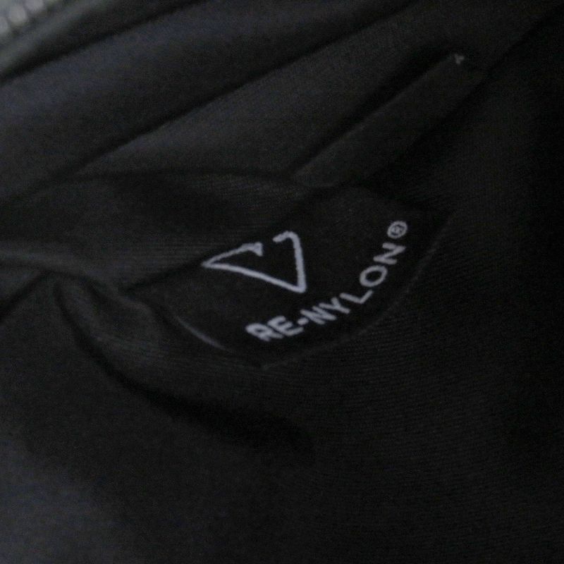 Prada 2vh994 Re-nylon Triangle Logo Triangle Plate Shoulder Bag Crossbody Bag