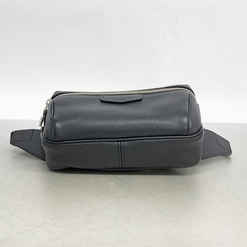 Louis Vuitton Taiga Bum Bag Outdoor M33438 Noir Black Men's