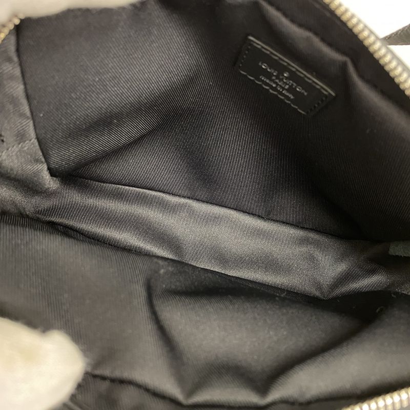 Louis Vuitton Taiga Bum Bag Outdoor M33438 Noir Black Men's