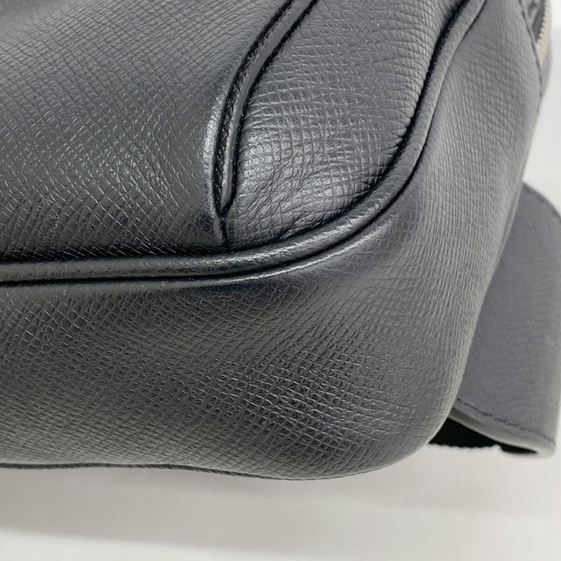 Louis Vuitton Taiga Bum Bag Outdoor M33438 Noir Black Men's