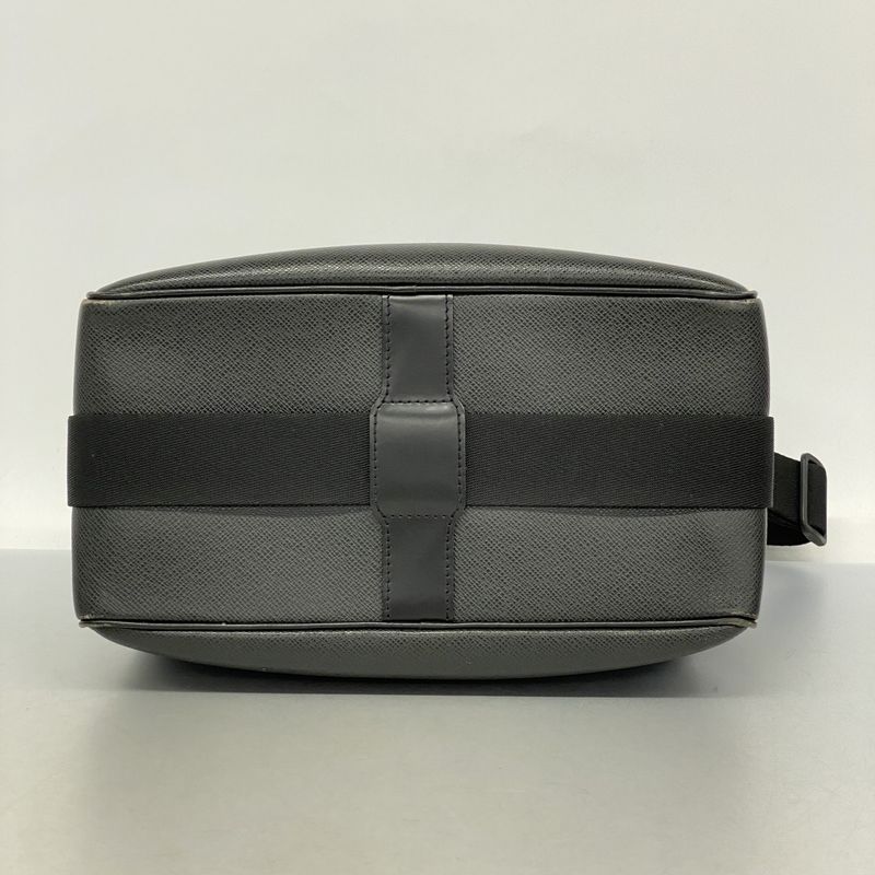 Louis Vuitton Taiga Reporter Shoulder Bag M30152 Ardoise Men's