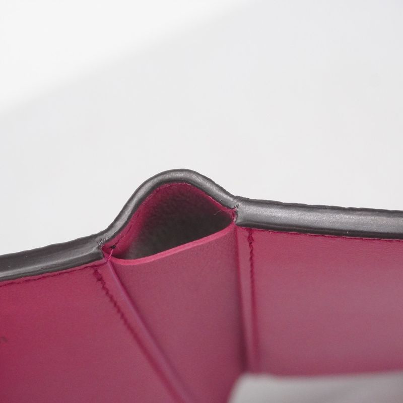 Louis Vuitton Trifold Wallet Taurillon Portefeuille Capucines Compact M62157