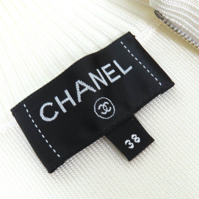 CHANEL 2023 P74166 Coco Mark Logo NO.5 Patch Sequin Embellished Blouson White