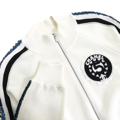 CHANEL 2023 P74166 Coco Mark Logo NO.5 Patch Sequin Embellished Blouson White
