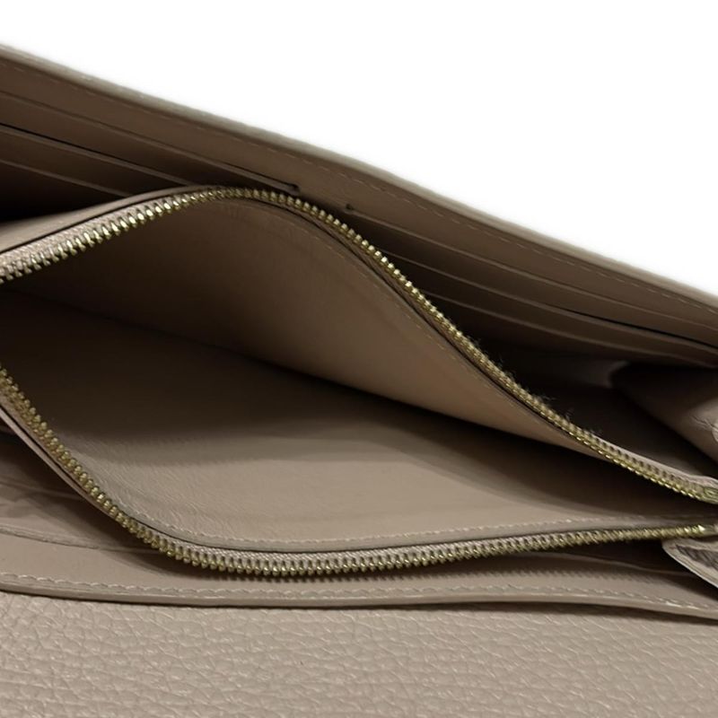 Louis Vuitton Capucines Portefeuille Capucines M62763 Tivoli Leather