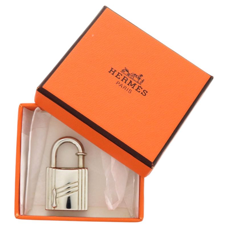 Hermes Pendant Top Annee Arbre 1998 Sap Cadenas Metal Silver Key Holder 0105