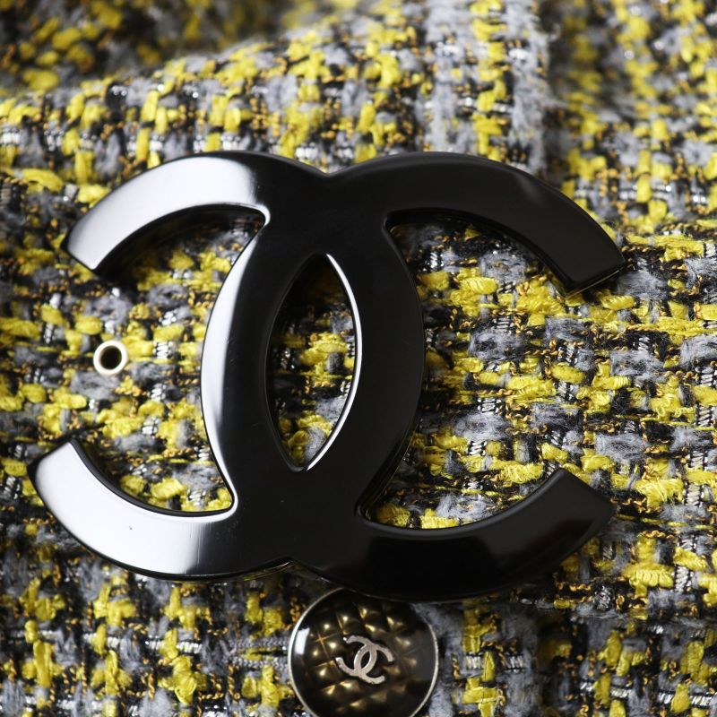 CHANEL P57148 Tweed Coat With Coco Mark Buttons And Coco Mark Belt Yellow And