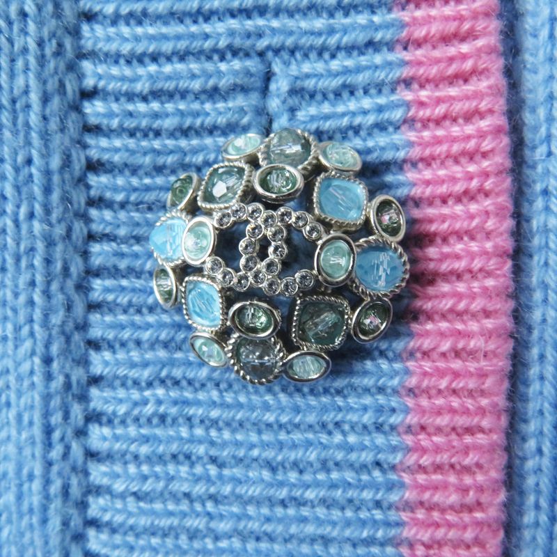CHANEL 2022 P73869 P73823 100% Cashmere Coco Mark Button Knit Setup With Stones