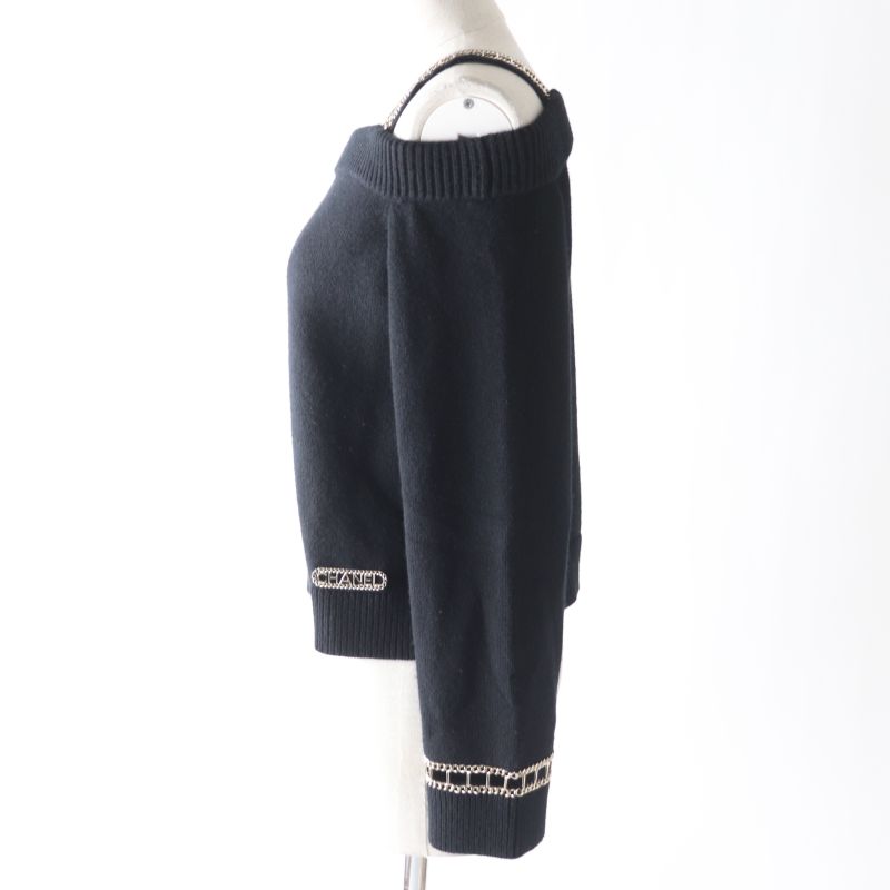 CHANEL P62881 100% Cashmere Off-shoulder Long Sleeve Knit With Logo Plate Black