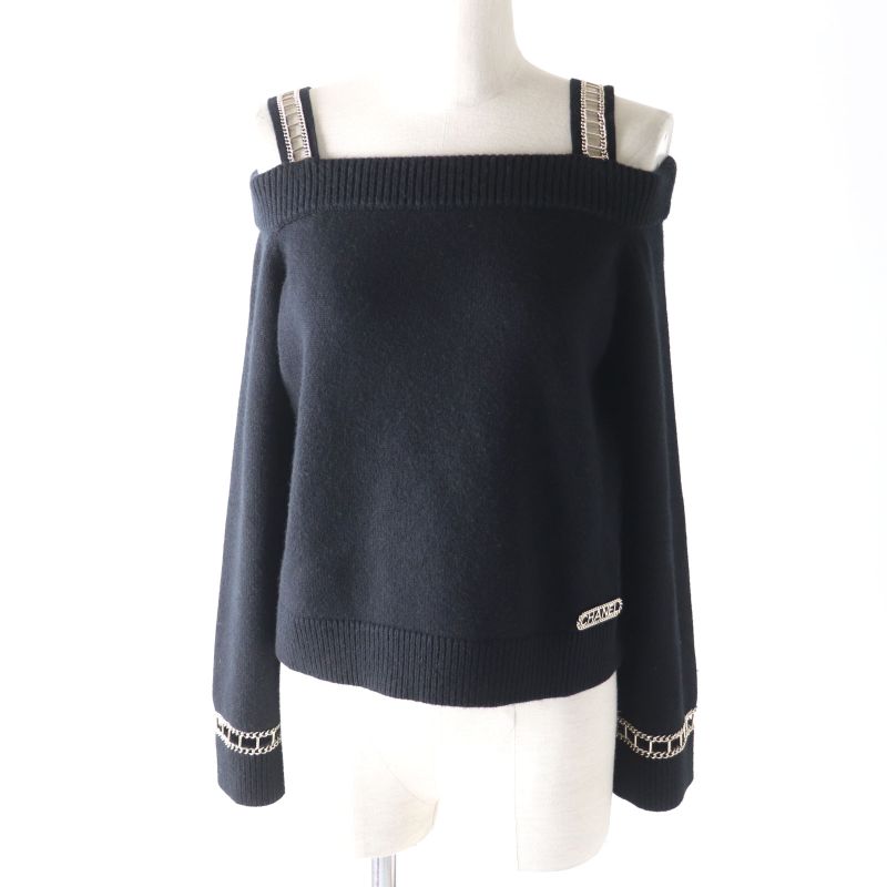 CHANEL P62881 100% Cashmere Off-shoulder Long Sleeve Knit With Logo Plate Black