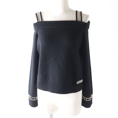 CHANEL P62881 100% Cashmere Off-shoulder Long Sleeve Knit With Logo Plate Black
