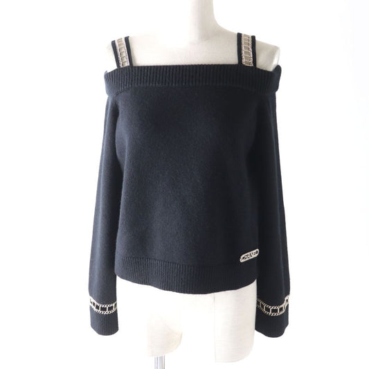 CHANEL P62881 100% Cashmere Off-shoulder Long Sleeve Knit With Logo Plate Black