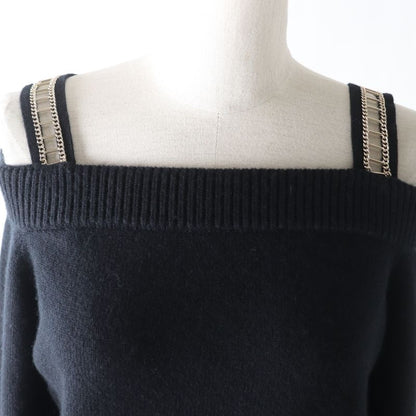 CHANEL P62881 100% Cashmere Off-shoulder Long Sleeve Knit With Logo Plate Black