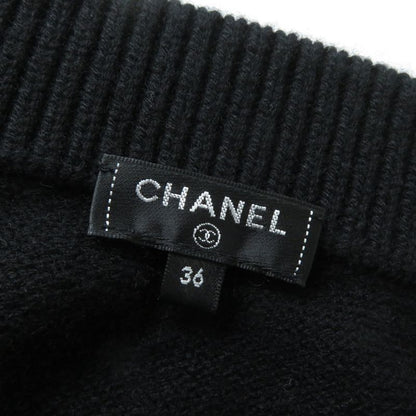 CHANEL P62881 100% Cashmere Off-shoulder Long Sleeve Knit With Logo Plate Black