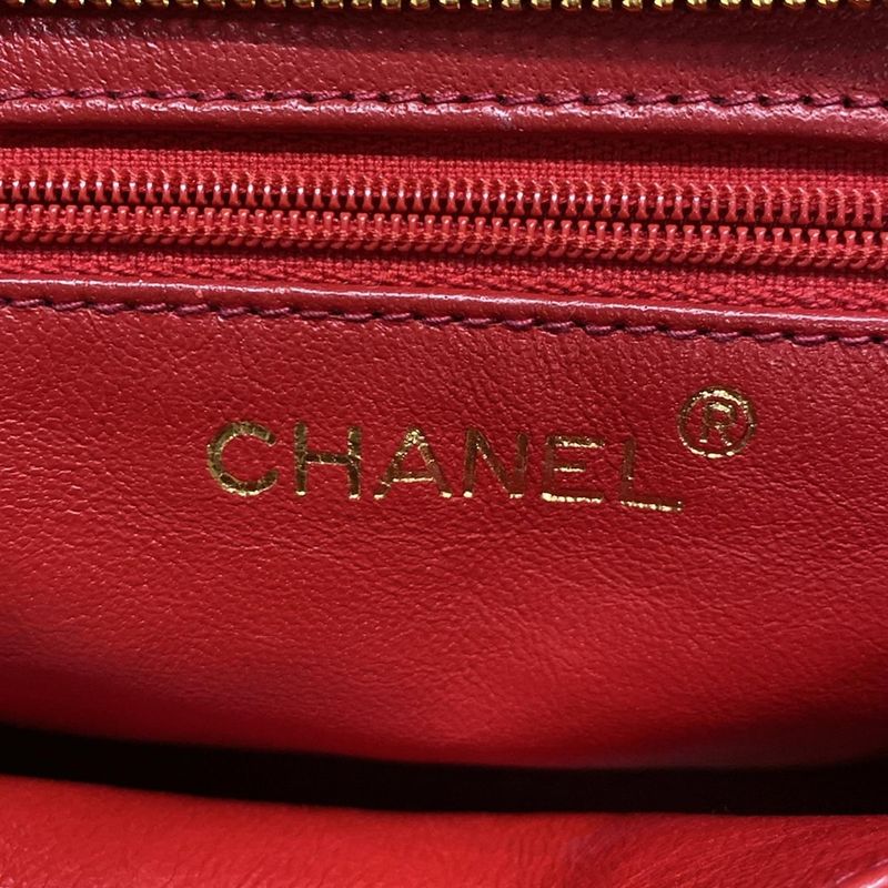 Chanel Shoulder Bag Matelasse Red Gold Hardware / Chain Shoulder