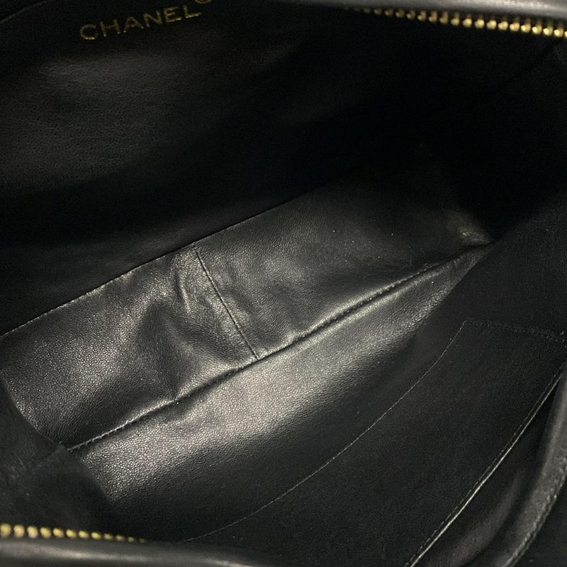 Chanel Shoulder Bag Matelasse Black Gold Hardware / Tassel Lambskin
