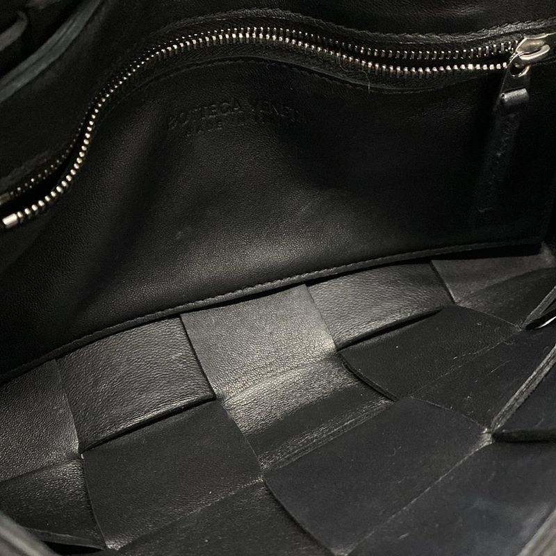 Bottega Veneta Shoulder Bag Cassette Black Diagonal Lambskin