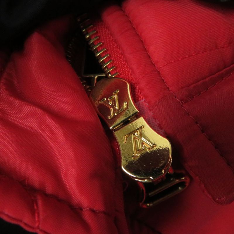 Current Price $759000 Louis Vuitton 2023 1aakbi Hooded Quilted Monogram