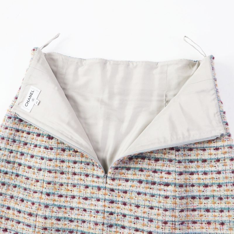 CHANEL P59073 Tweed Trapeze Long Skirt With Scallion And Coco Mark Plate Multi