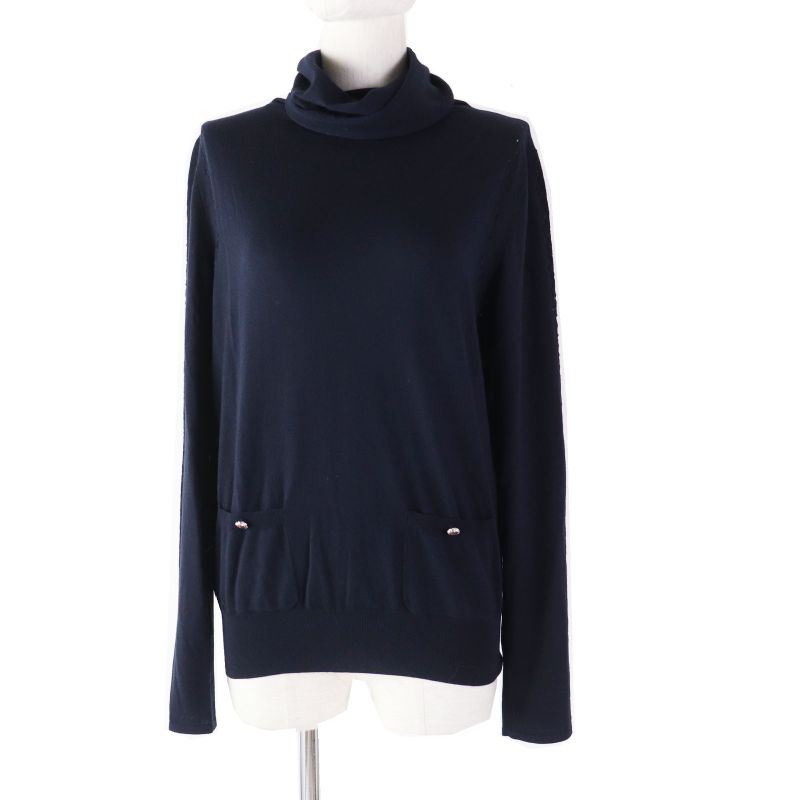 CHANEL 19B P62251 Turtleneck Long Sleeve Knit With Pocket And Coco Mark