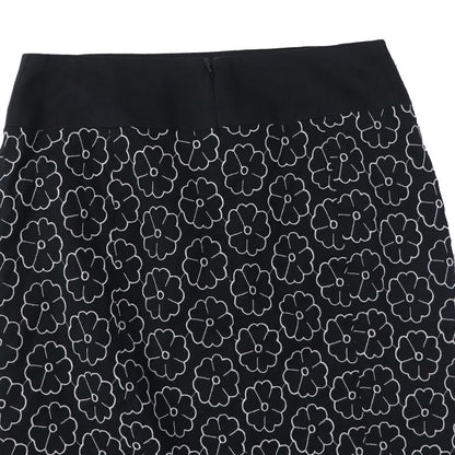 CHANEL 04P P22950 Camellia Pattern Skirt With Logo Plate Black White 36 Made