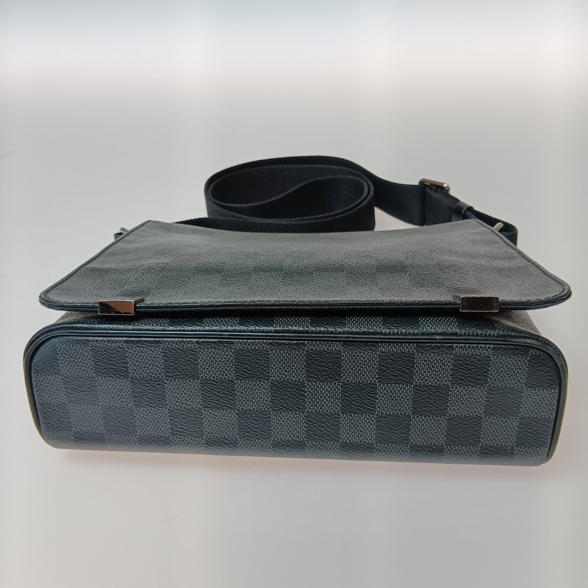 Louis Vuitton Damier Graphite District PM Nm Shoulder Bag N41028 Black