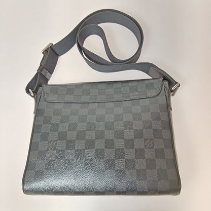 Louis Vuitton Damier Graphite District PM Nm Shoulder Bag N41028 Black