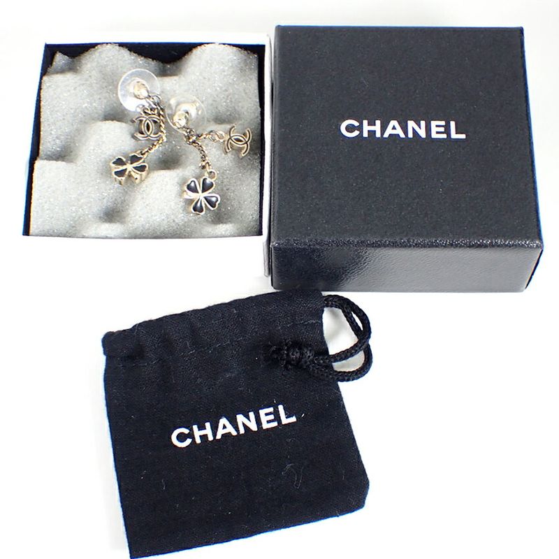 Chanel / Coco Mark / Clover / Earrings / Box Drawstring / /j49-1