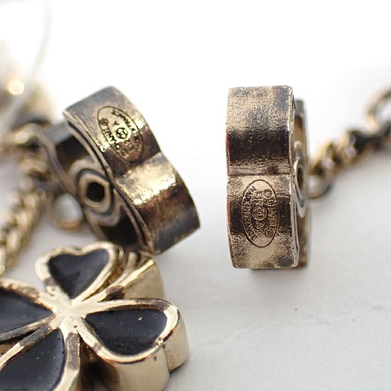 Chanel / Coco Mark / Clover / Earrings / Box Drawstring / /j49-1