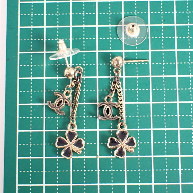 Chanel / Coco Mark / Clover / Earrings / Box Drawstring / /j49-1