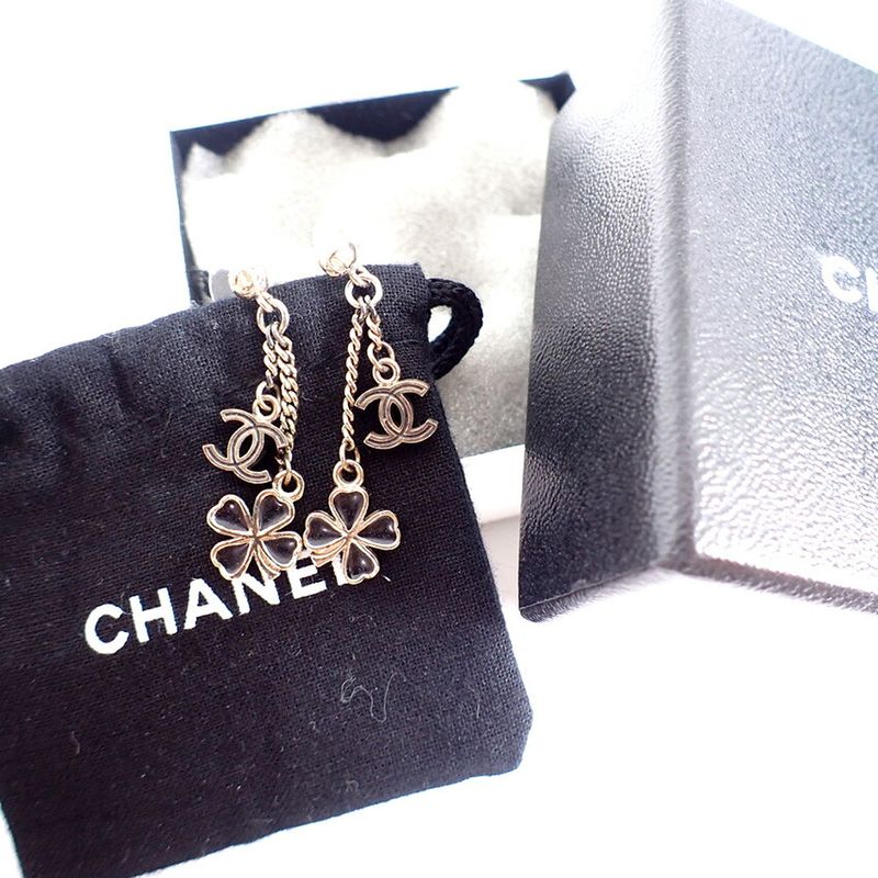 Chanel / Coco Mark / Clover / Earrings / Box Drawstring / /j49-1